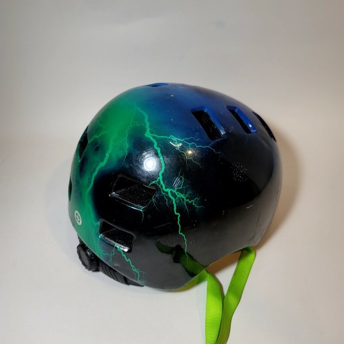 Blue Lightning SCHWINN Skateboarding & Trick Rollerskating Helmet (Kids)