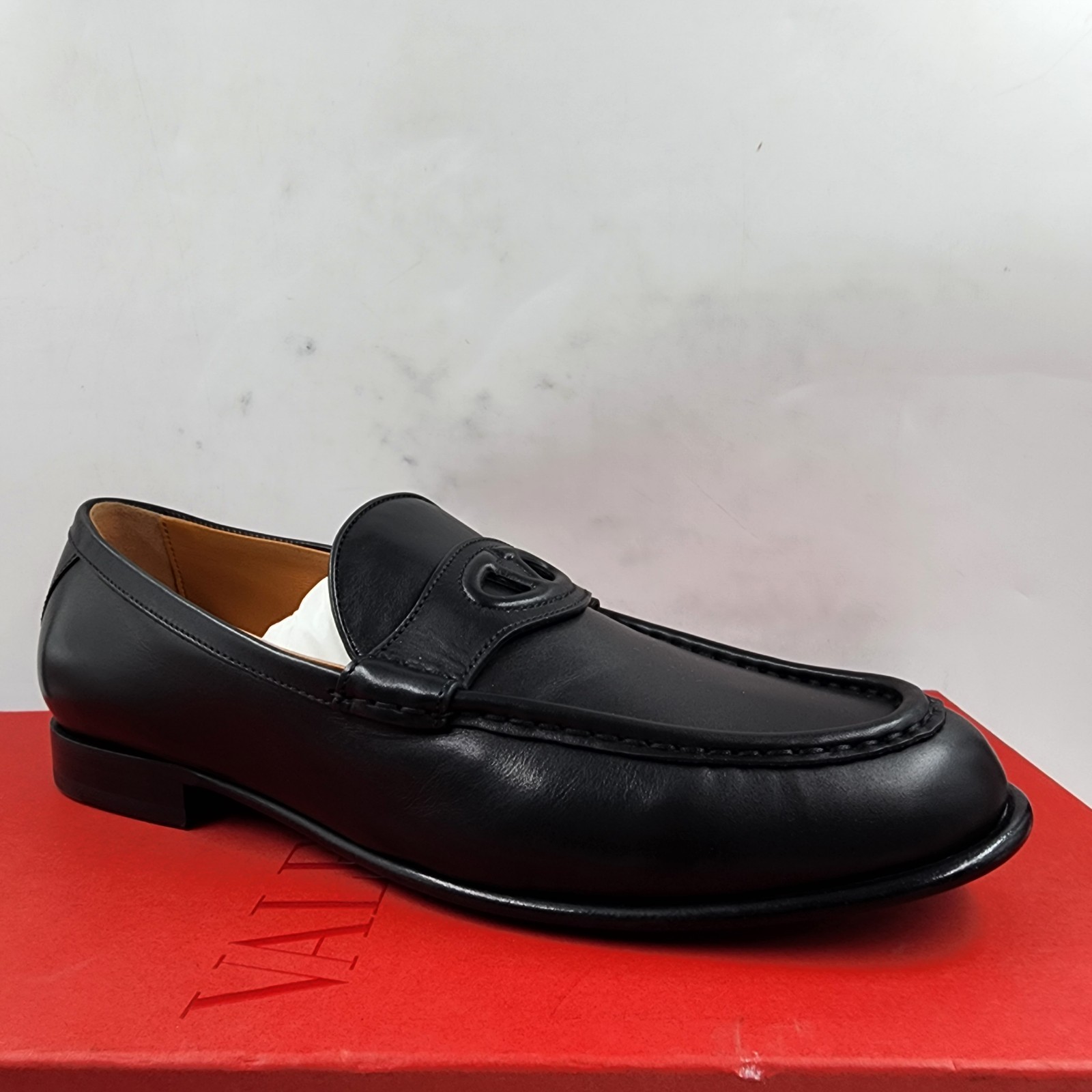 Valentino Garavani Embossed Logo Penny Loafers Men's 40/7US Black Moc Toe SlipOn - Picture 9 of 18