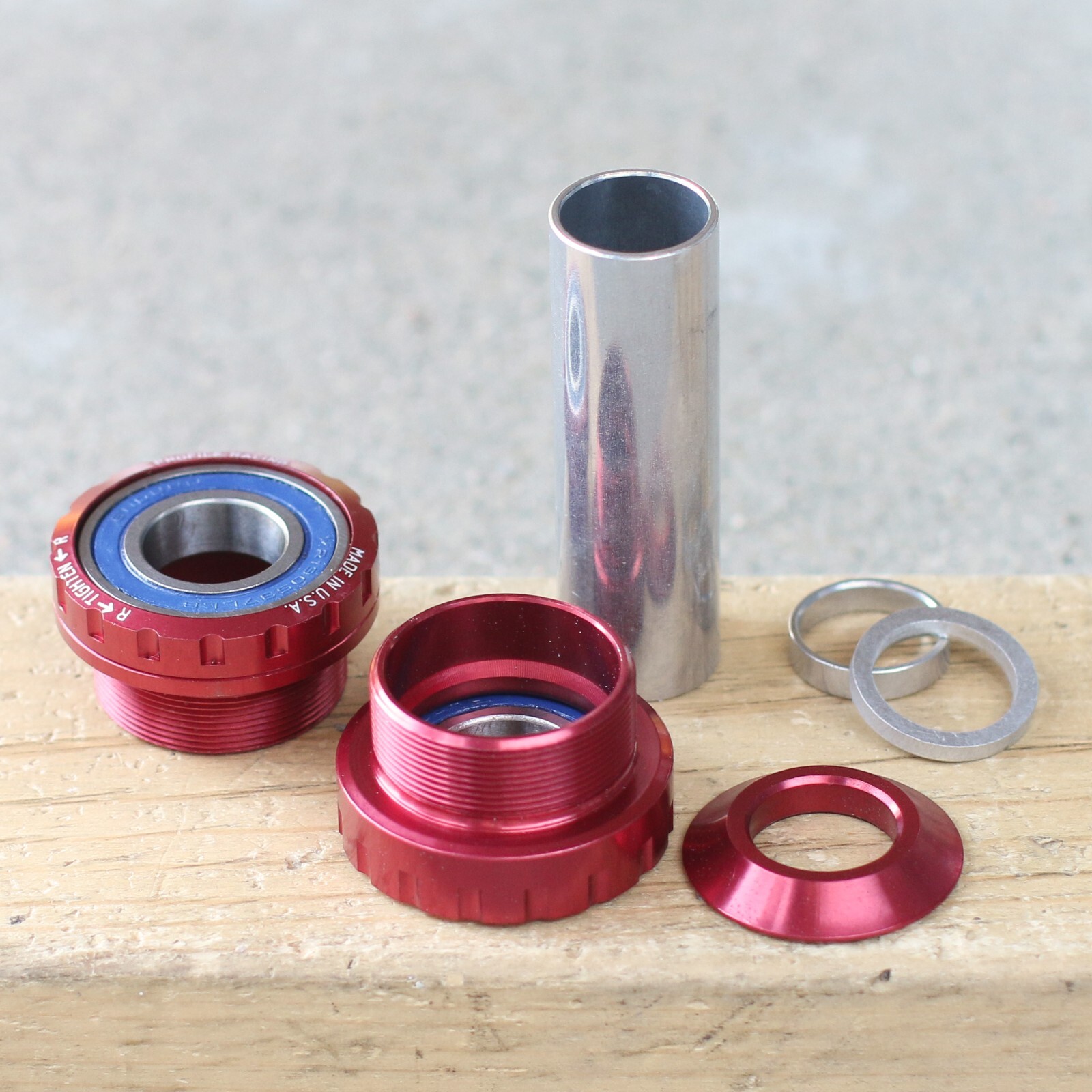 PROFILE RACING BMX EURO EXTERNAL BOTTOM BRACKET KIT RED 19mm