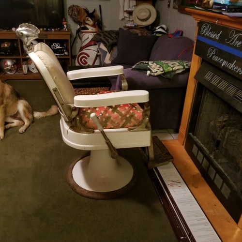 Theo a kochs barber chair