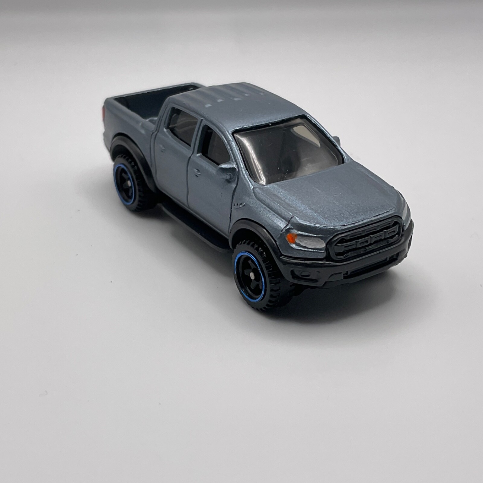 ミニカー Hot wheels id '19 FORD RANGER RAPTOR Amazon.com: Hot Wheels ID '19 Ford Ranger Raptor Diecast Car