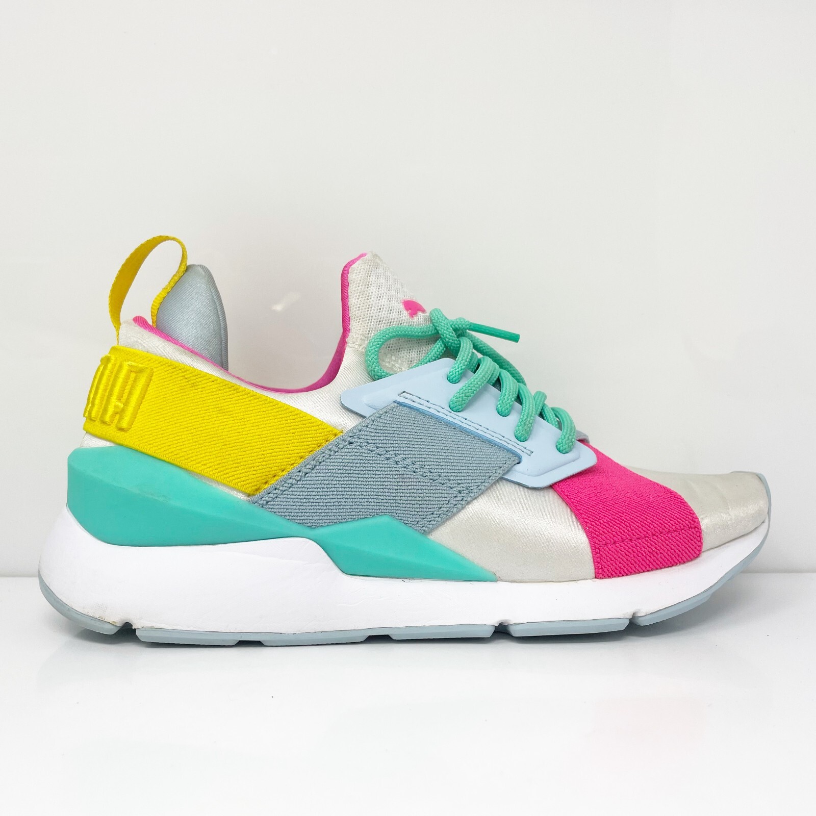 

Кроссовки Puma Girls Muse 367645 04 белые кроссовки размер 5C, Белый, Muse