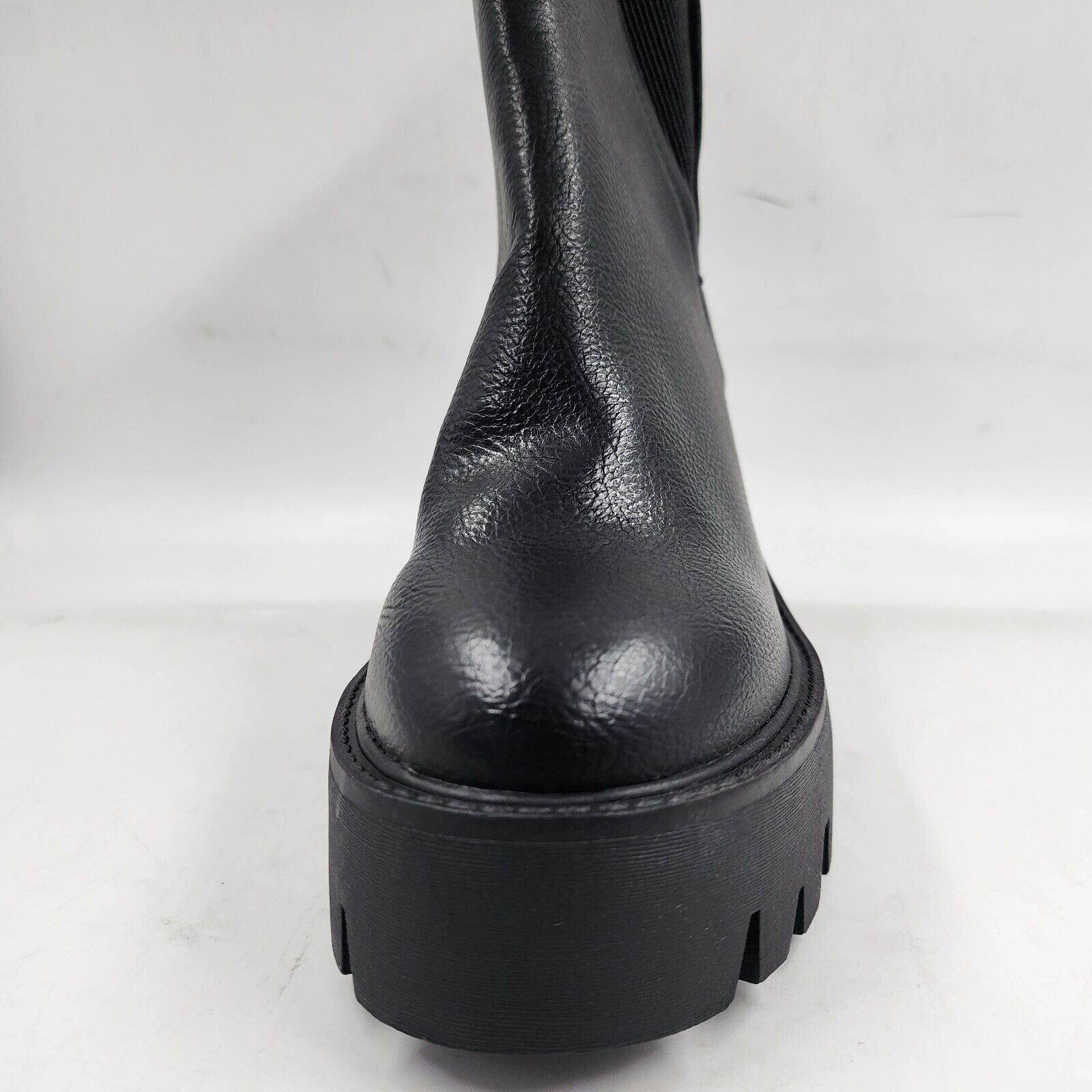 MIA Rusty Chelsea Lug Sole Ankle Booties Women's Black Round Toe Pull-On 8.5 - Picture 15 of 19