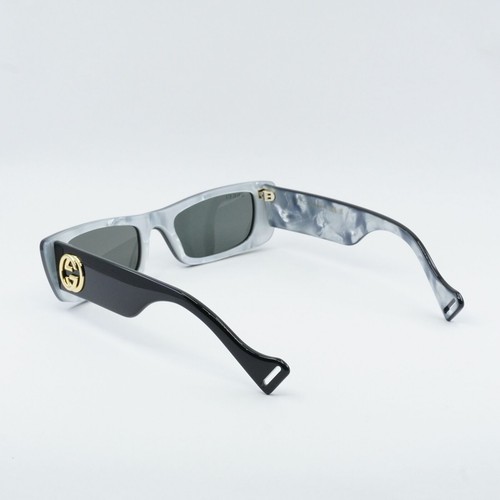 Pre-owned Gucci Gg0516s 001 Black/grey 52-20-145 Sunglasses In Gray