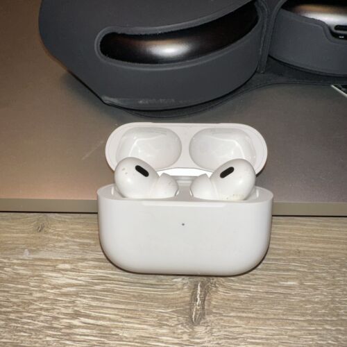Apple AirPods Pro 2nd Generation USB-C Magsafe Charging Case Apple AirPods Pro 2nd Generation USB-C Magsafe Charging Case