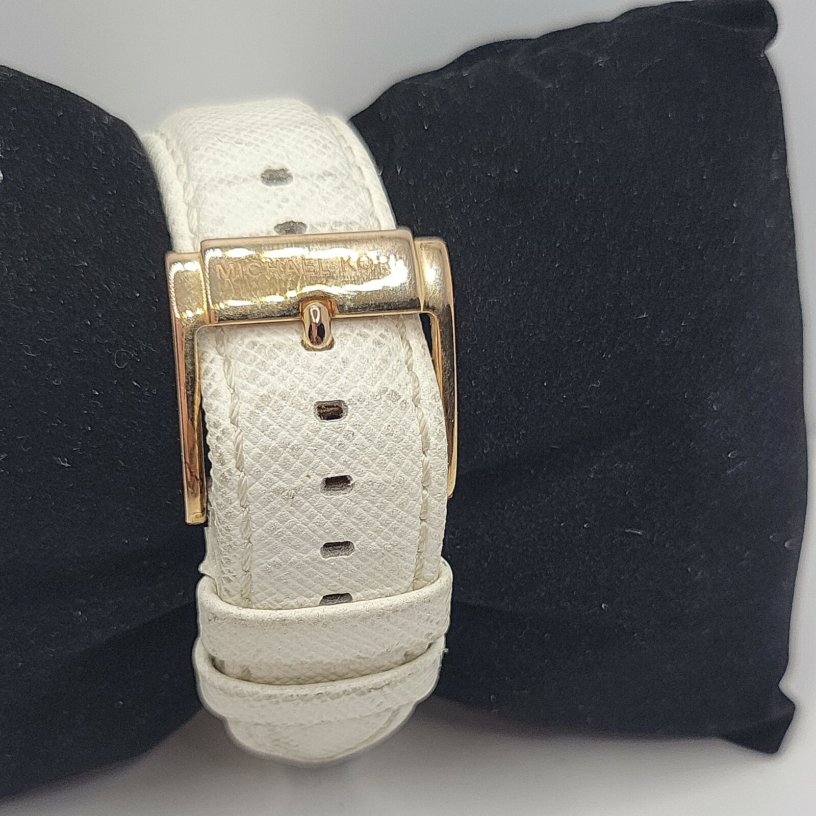 Michael Kors Mercer MK2289 Women's White Leather Analog Dial Michael Kors Mercer MK2289 Women's White Leather Analog Dial