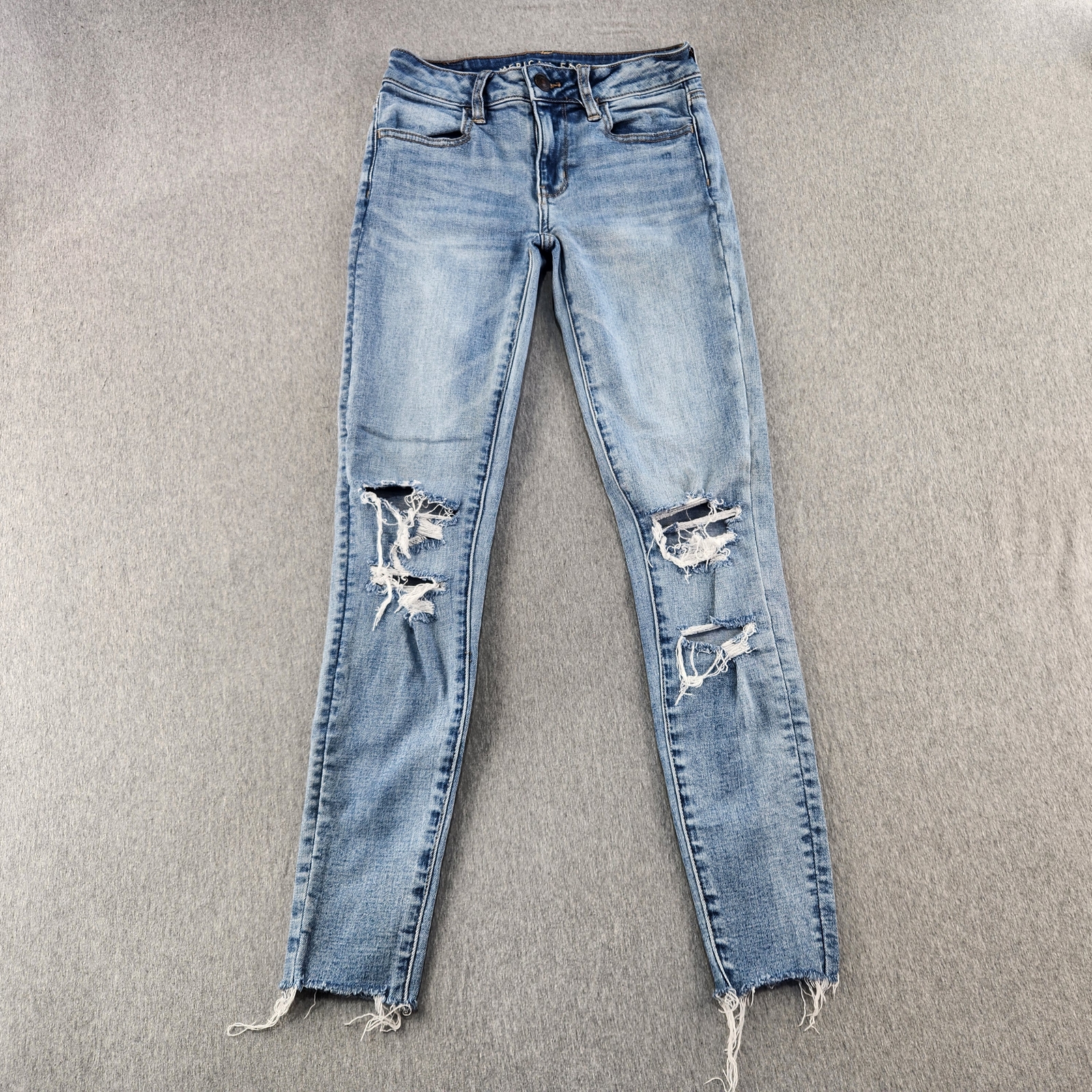 American Eagle Jeans Women's Sz 2 Skinny Stretch VTG 98% Cotton Blue Light Wash