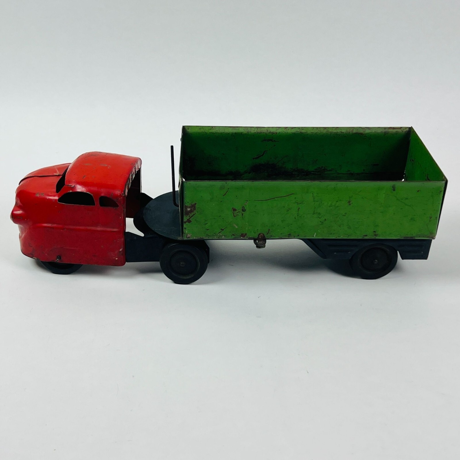 Wyandotte Toys 1940's Dump Truck Green Red Construction Wyandotte Toys 1940's Dump Truck Green Red Construction