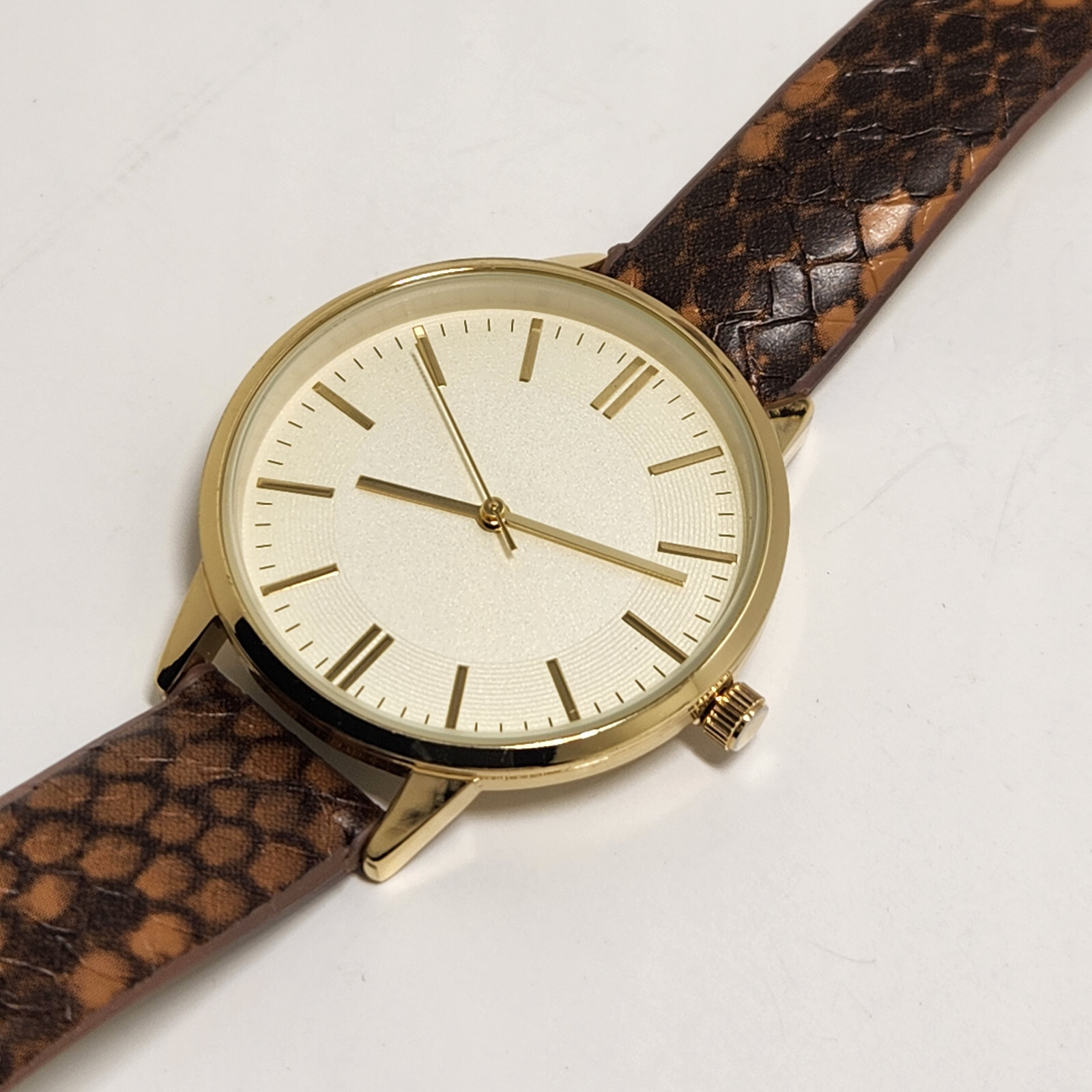 Watch Womens Gold Color 37 mm Round Case Quartz Casual Dress Style Glass Crystal