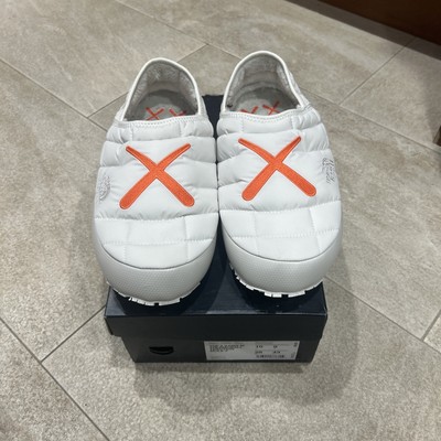 the north face x kaws thermoball traction mule V size 10