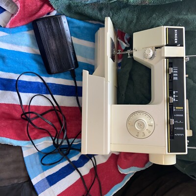 Vintage 1984 Singer Electronic Sewing Machine 6212C with Case And Foot Pedal