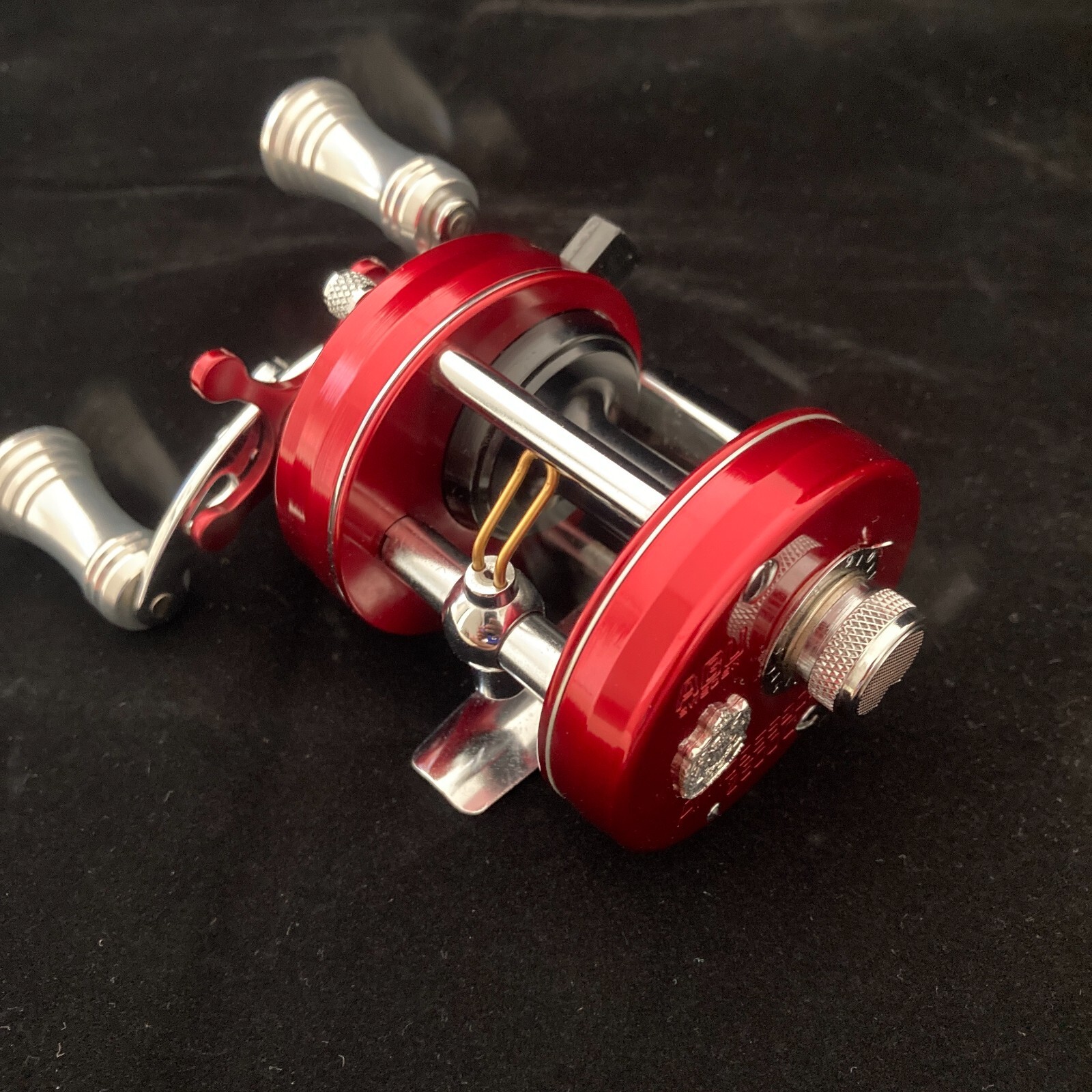 ABU GARCIA 2500C Ambassadeur color ABUSWEDEN レッド アブガルシア