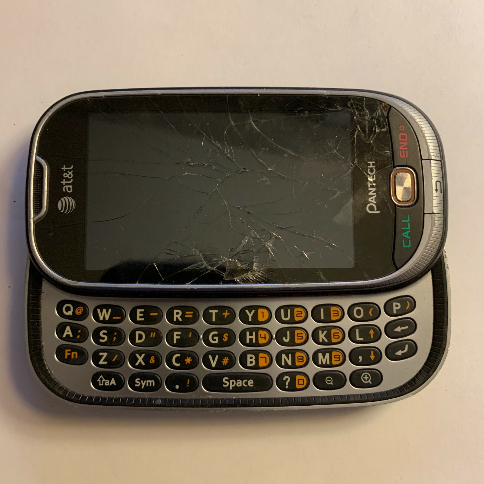 Купить Pantech Ease P2020 AT&T Cell Slider Phone !! FOR PARTS ONLY !!, цена  2 890 руб — (265074421677), США