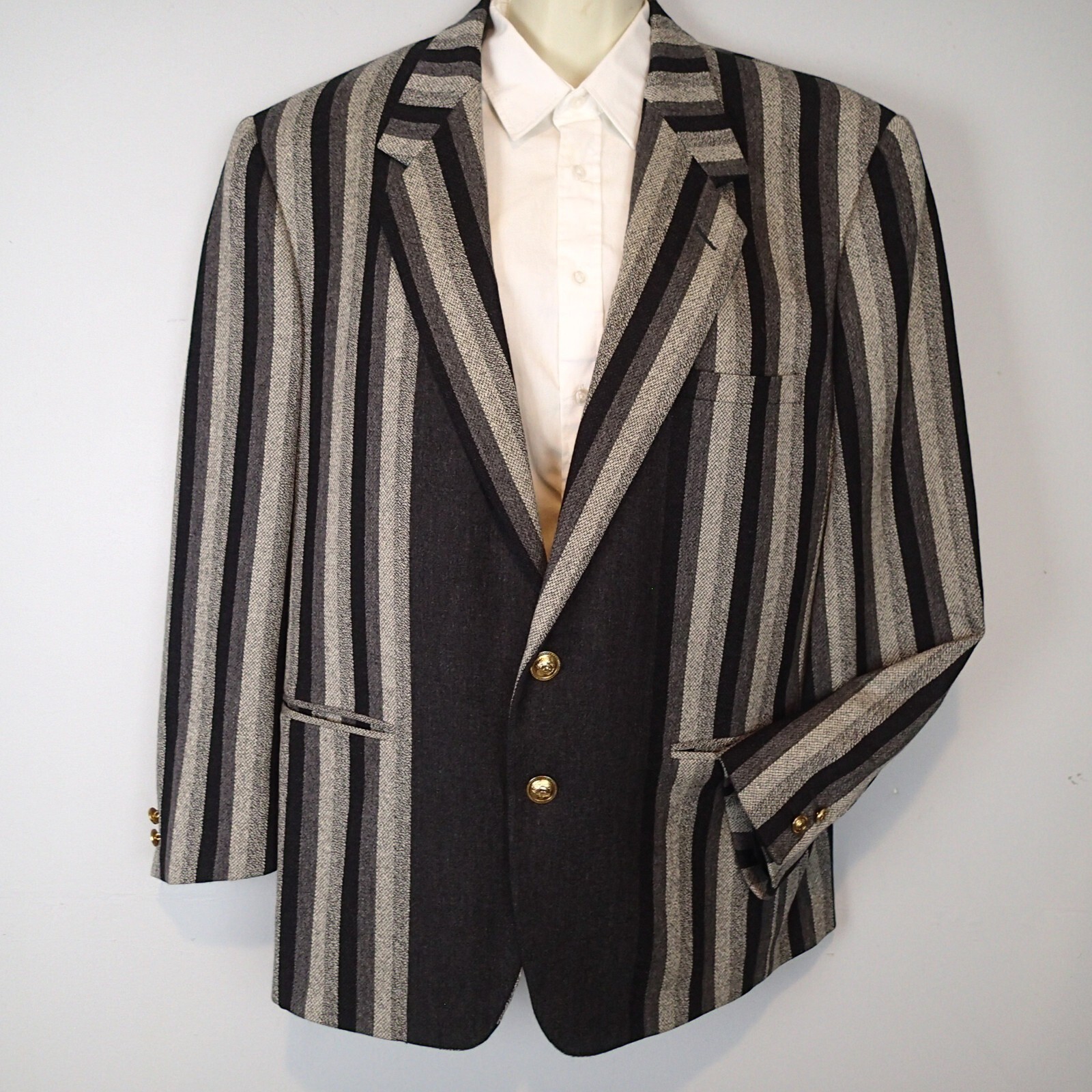 Gianni Versace Men Vtg charcoal gray Striped Wool Blazer Gianni Versace Men Vtg charcoal gray Striped Wool Blazer