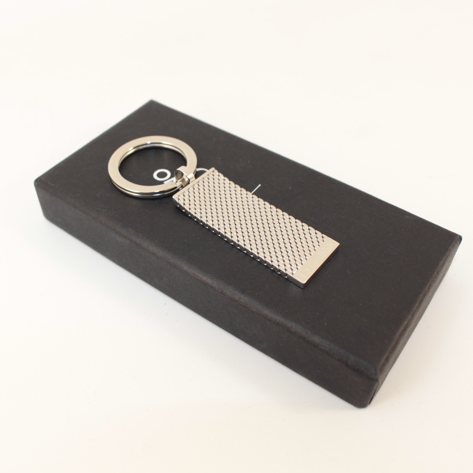 GENUINE OMEGA JAMES BOND 007 KEYRING HOLDER NO TIME TO DIE