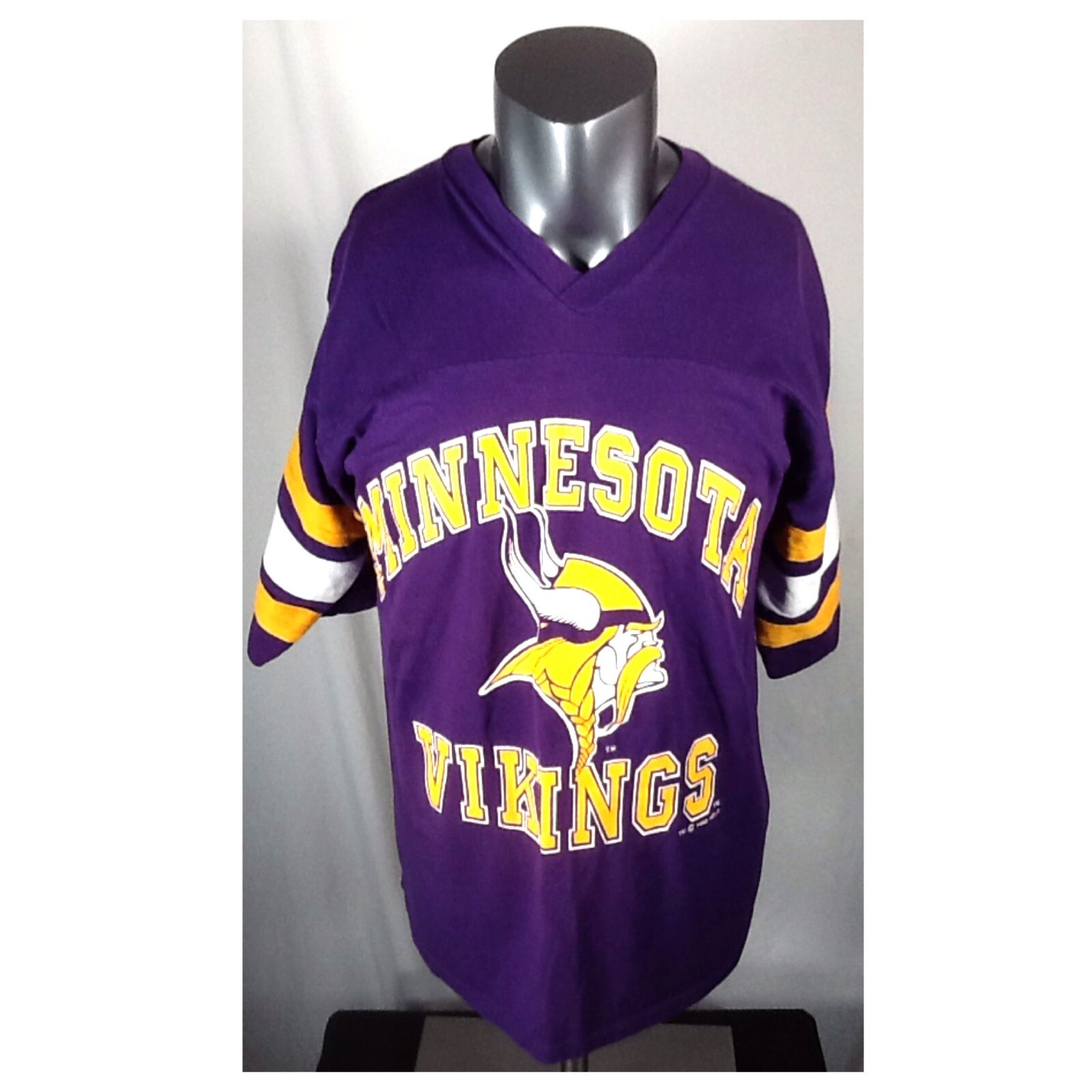 売れ筋商品|||ナイキ Tシャツ トップス レディース Men's Purple Minnesota Vikings Primary Logo T-shirt Purple Minnesota Vikings Boxy Women's Nike NFL T-Shirt. Nike.com
