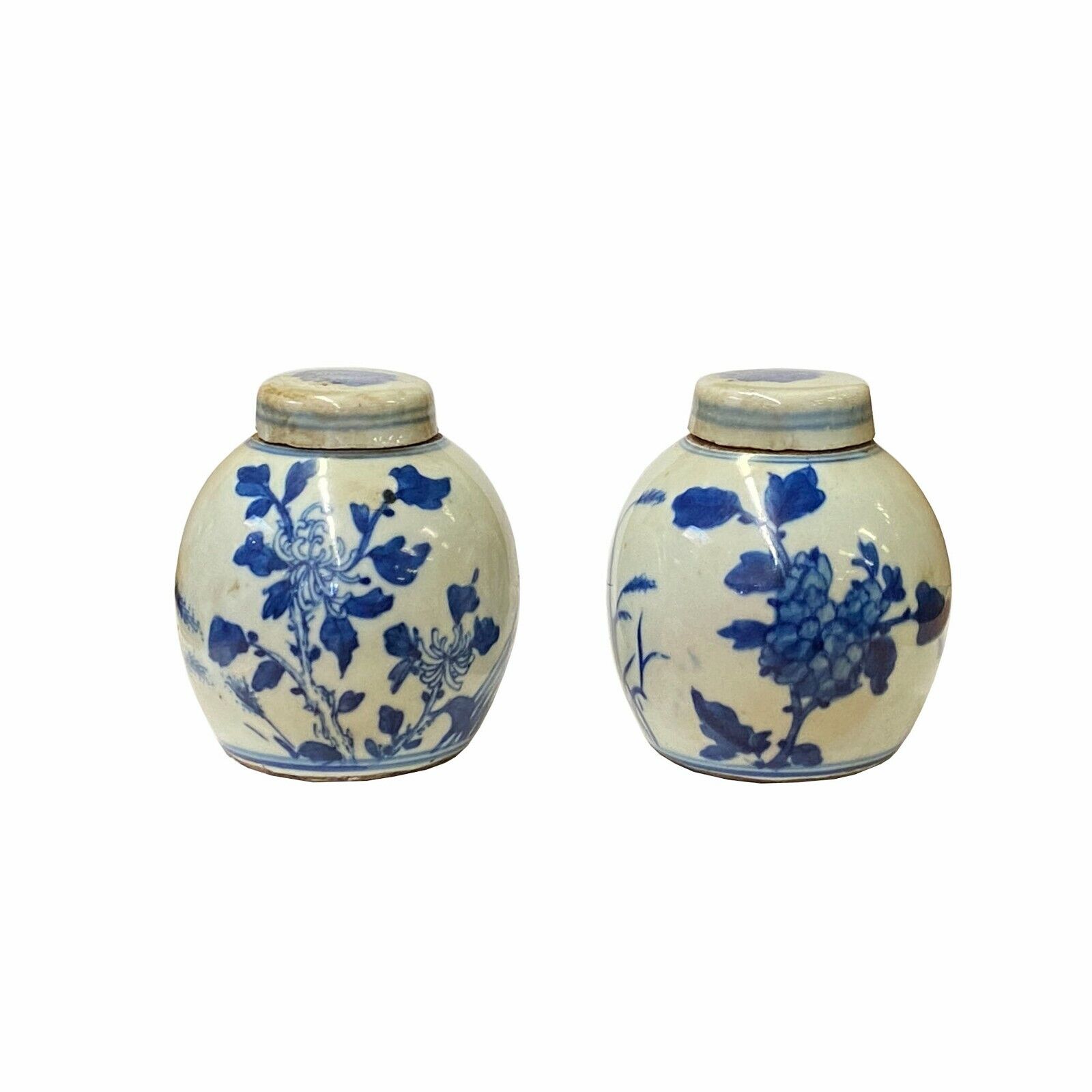 Pair Blue White Mini Oriental Flowers Graphic Porcelain Ginger Jars ws1874S Pair Blue White Mini Oriental Flowers Graphic Porcelain Ginger Jars ws1874S