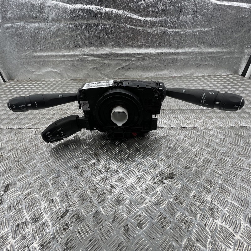 Commodo 98369177zd Peugeot 208 2ph1