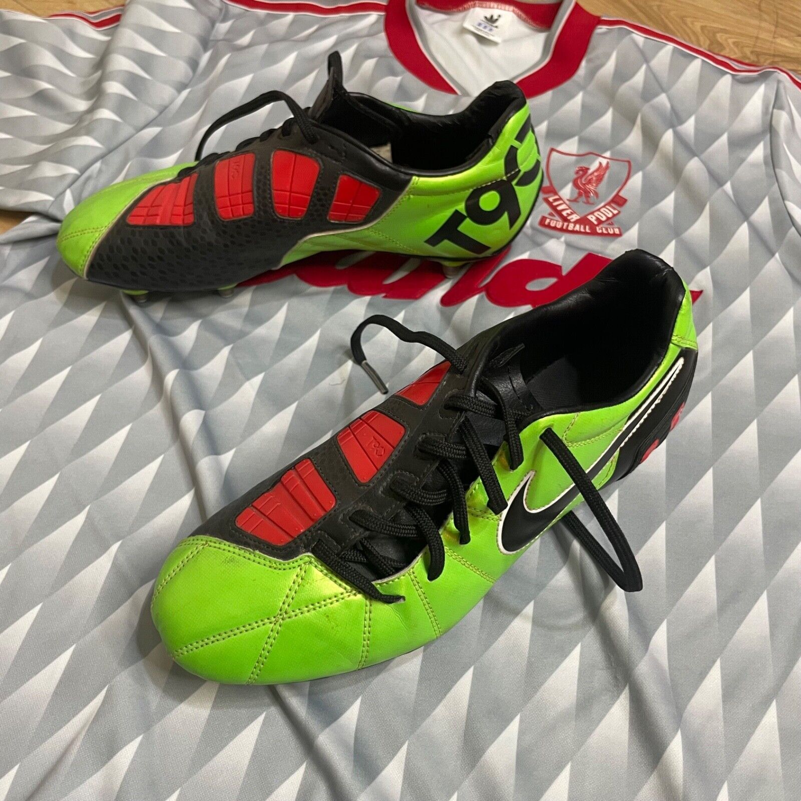 Nike Total 90 Laser III Soccer Cleats Rare 2009 football Nike Total 90 Laser III Soccer Cleats Rare 2009 football