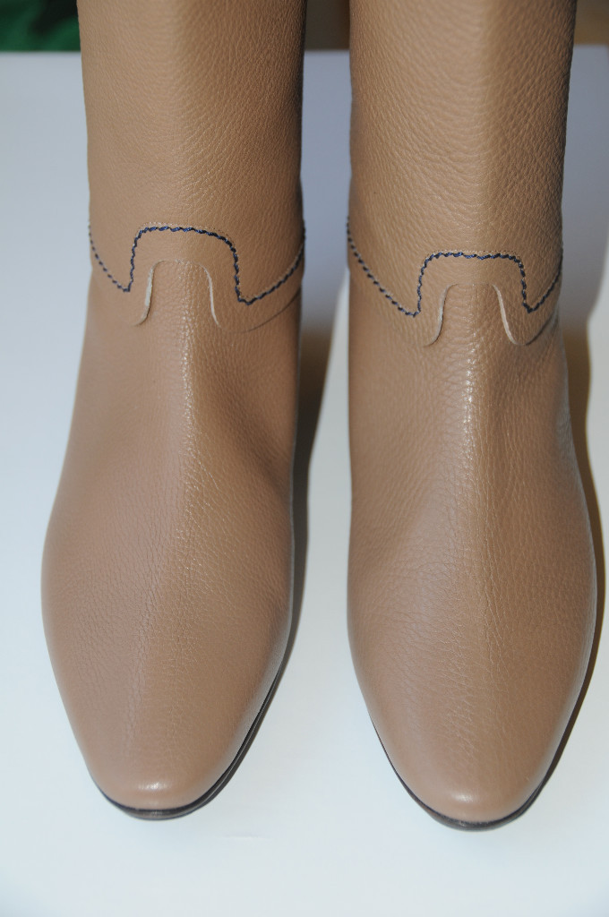 Pre-owned Manolo Blahnik $1895  Taupe Beige Navy Blue Shoes Riding Flat Boots 40.5 10