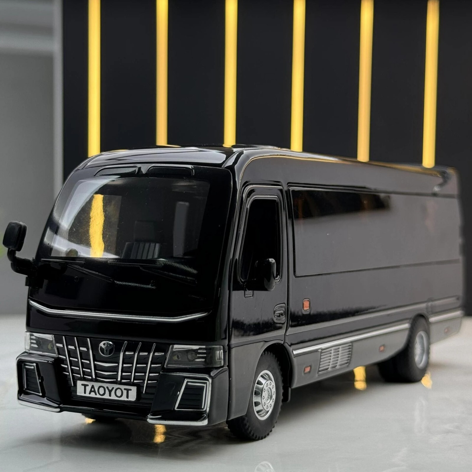 1/24 トヨタ コースター TOYOTA COASTER 1:24 Toyota Coaster Bus Diecast Model Simulation Sound Light