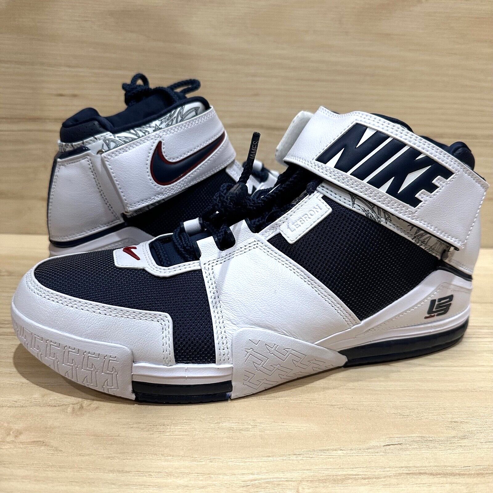 lebron james shoe store