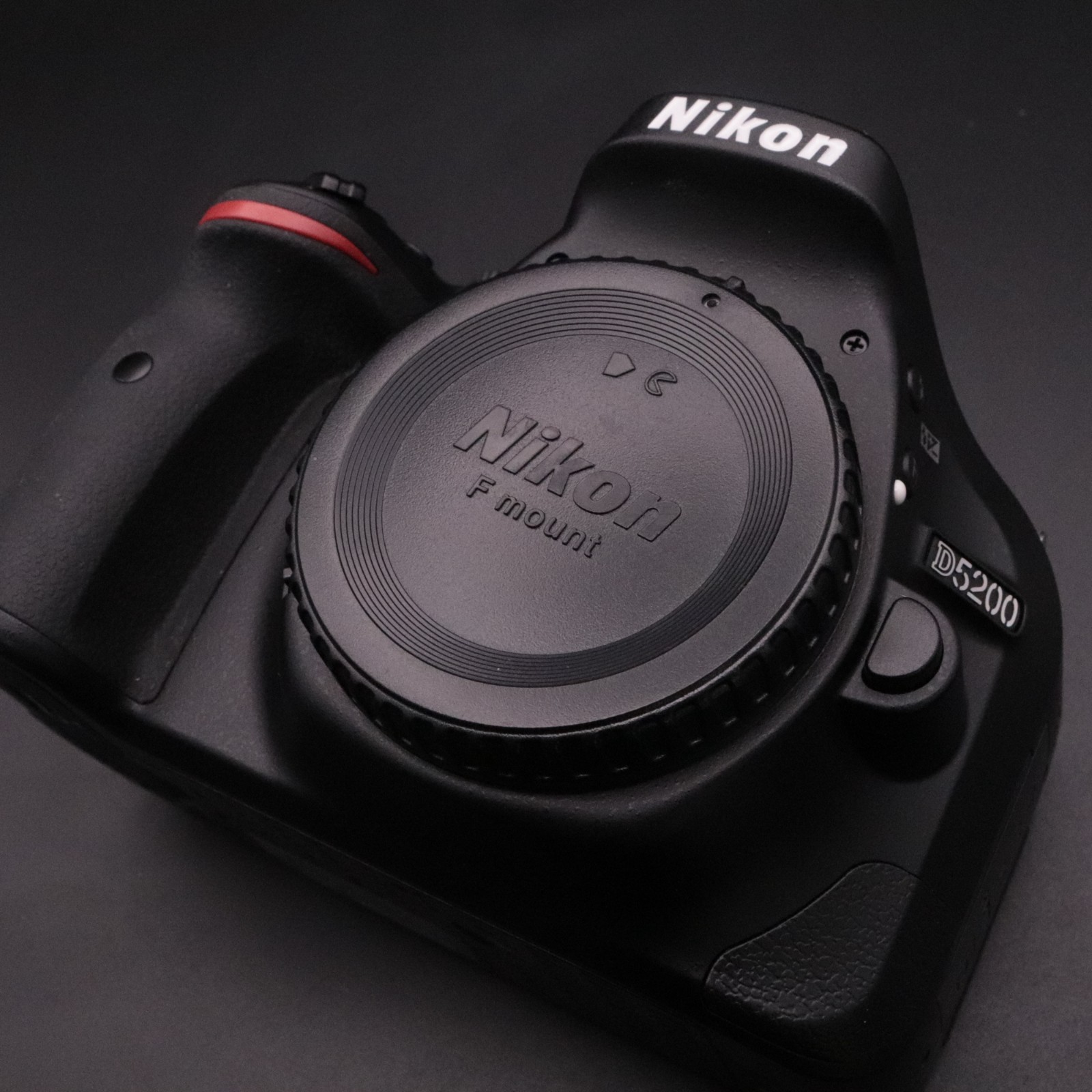 超美品 NIKON D5200 デジタル ショット枚数　11492枚 M707 超美品 NIKON D5200 デジタル ショット枚数 11492枚 M707