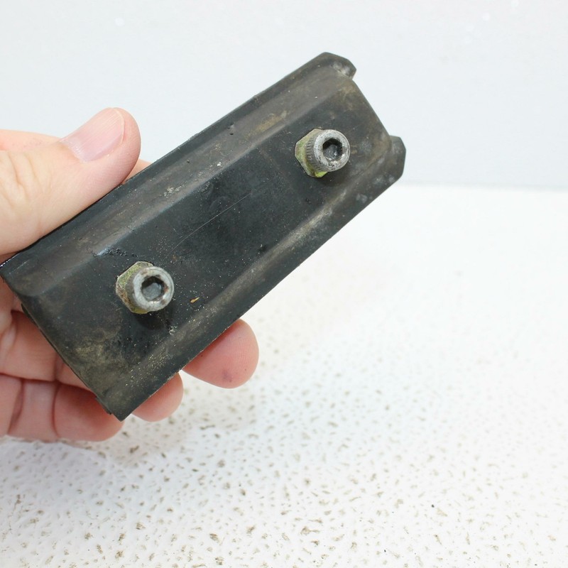 1992 KAWASAKI VULCAN 750 NINJA ZX900 STEP. RR. RUBBER 34028-1060