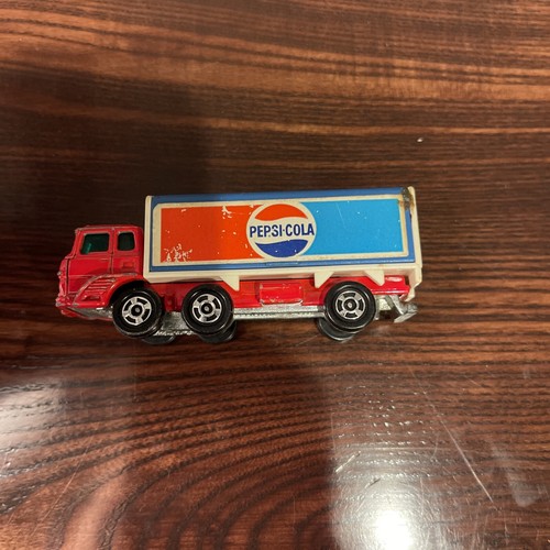 Tomica Mitsubishi ￼PEPSI-COLA FUSO TRUCK SERIES No.7 Red Blue 1