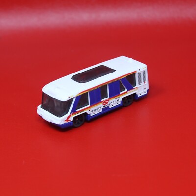 2017 Matchbox #12 Swift Shuttle Bus White 1:64 Loose MBX