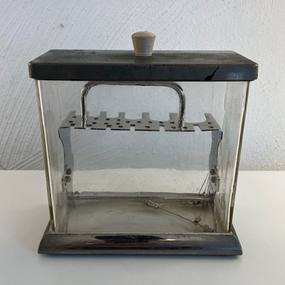 Vintage - ERKA Aufbewahrungsbox für Spritzen und Nadeln / Sterilisator / Händler