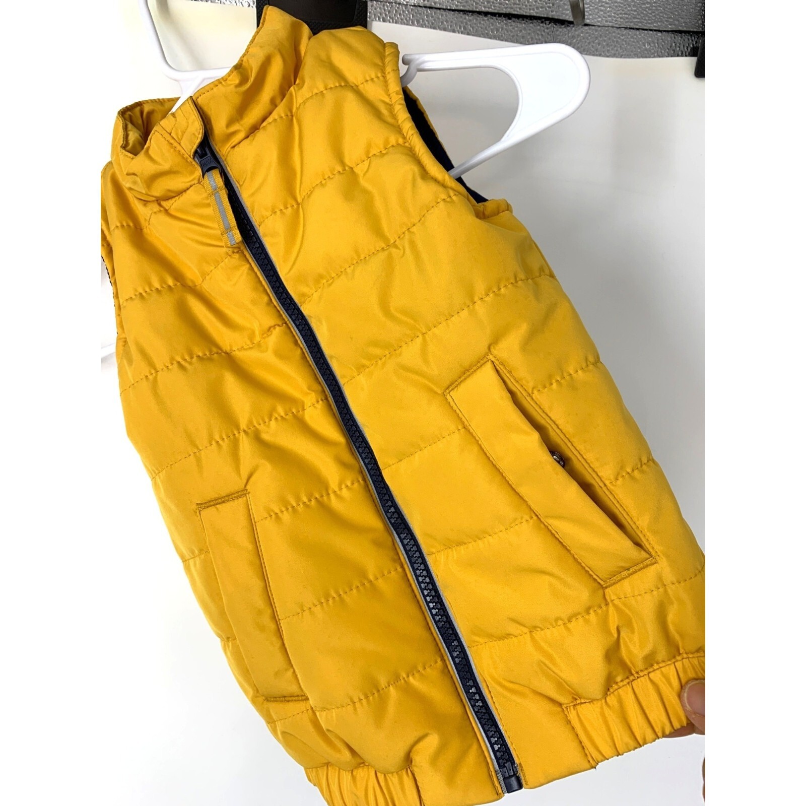 Boys youth Cat & Jack yellow quilted puffer vest zip size 3T