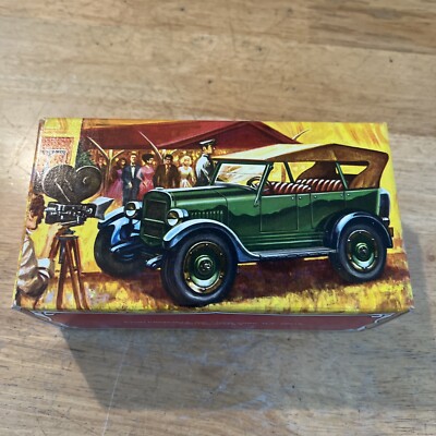 Vintage AVON Maxwell 23 Antique Car w/Box Deep Woods After Shave Full