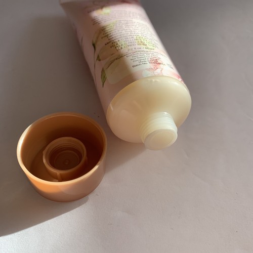 Fleur Magnolia Garden Hand Cream 2.7 fl oz Travel Size New
