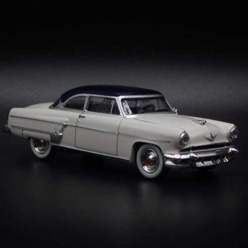 1954 54 LINCOLN CAPRI WHITE 1:64 SCALE COLLECTIBLE DIORAMA DIECAST MODEL CAR 1954 54 LINCOLN CAPRI WHITE 1:64 SCALE COLLECTIBLE DIORAMA DIECAST MODEL CAR
