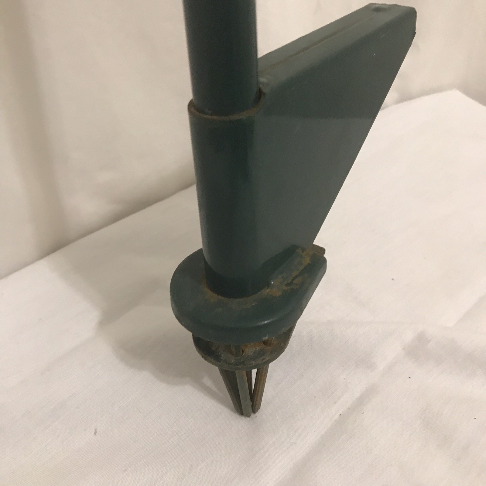 Original Weed Hound 36” Long Handled Weed Puller Garden Tool