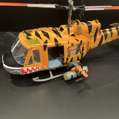 1:18 “Ultimate Soldier 21st Century” UH1C Huey Tiger Force