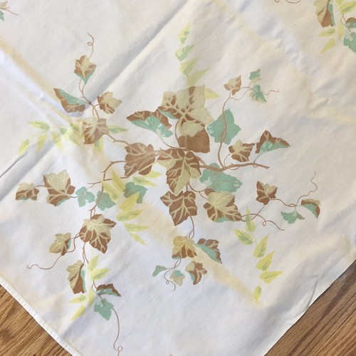 Vintage Wilendur Tablecloth English Ivy Garden 52