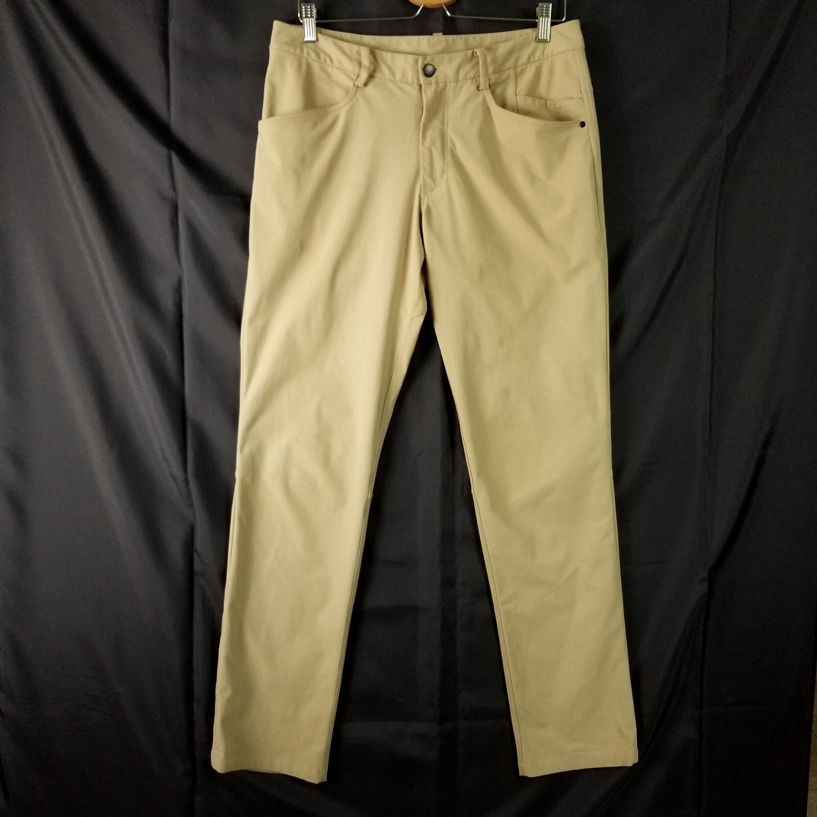 Lululemon Commission Pants Men's Size 32 Slim fit ABC Beige