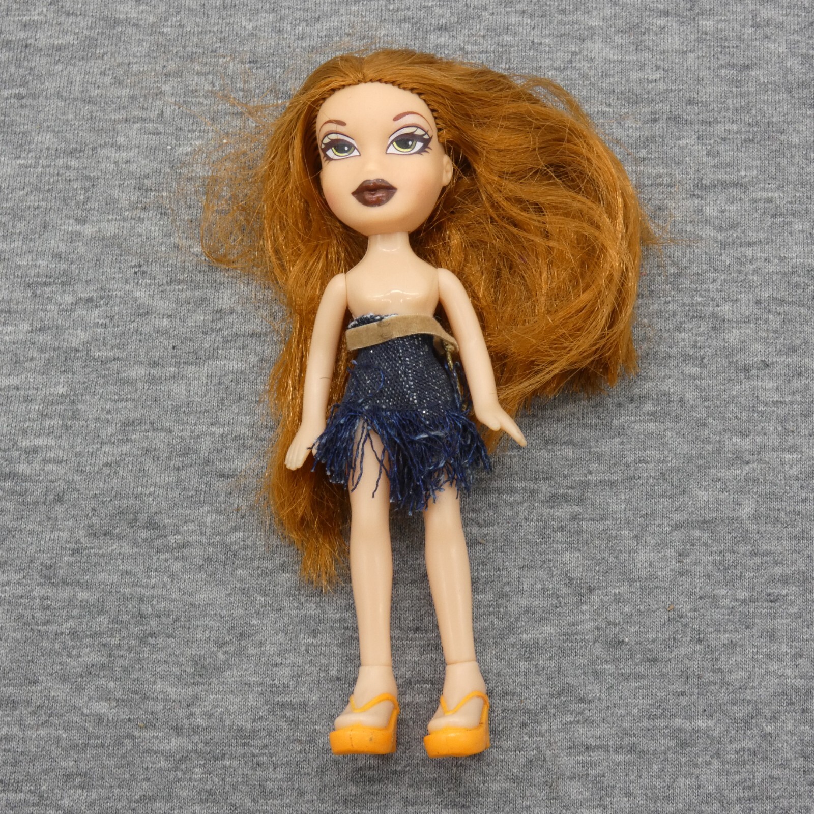 YXNG BRATZニット yxng bratz Bratz x Karol G Collector Doll