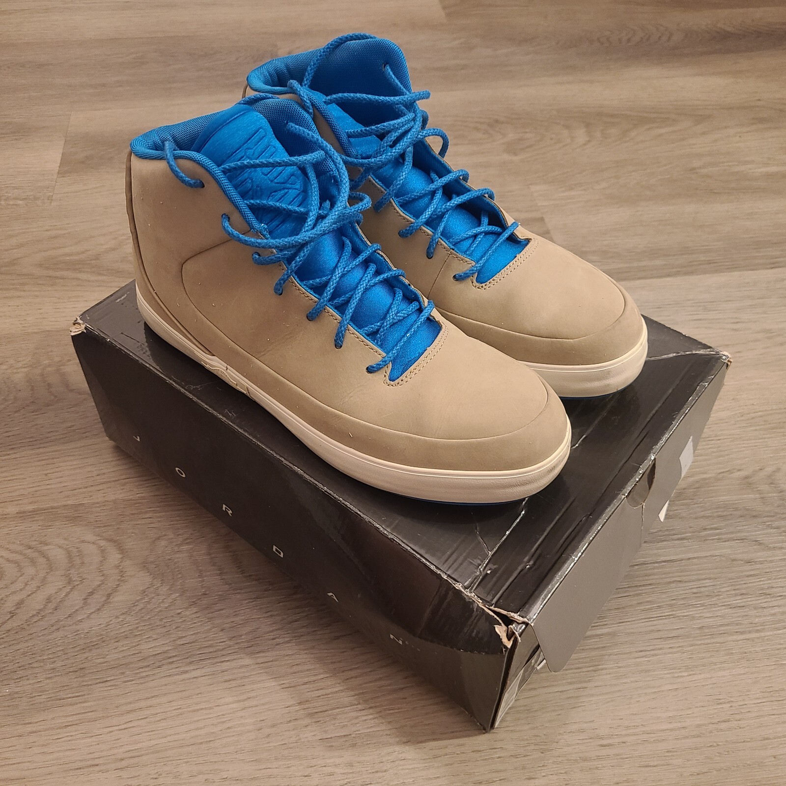 Air Jordan Grown V.9 Men's 9.5 Khaki Blue Light Bone 453930 Air Jordan Grown V.9 Men's 9.5 Khaki Blue Light Bone 453930