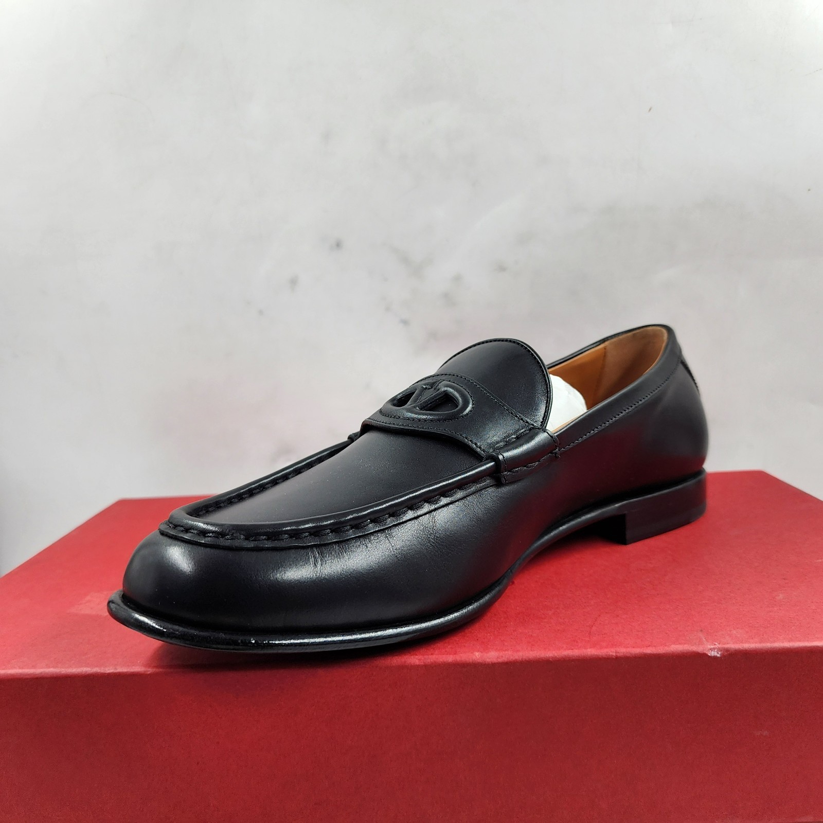 Valentino Garavani Embossed Logo Penny Loafers Men's 40/7US Black Moc Toe SlipOn - Picture 14 of 18