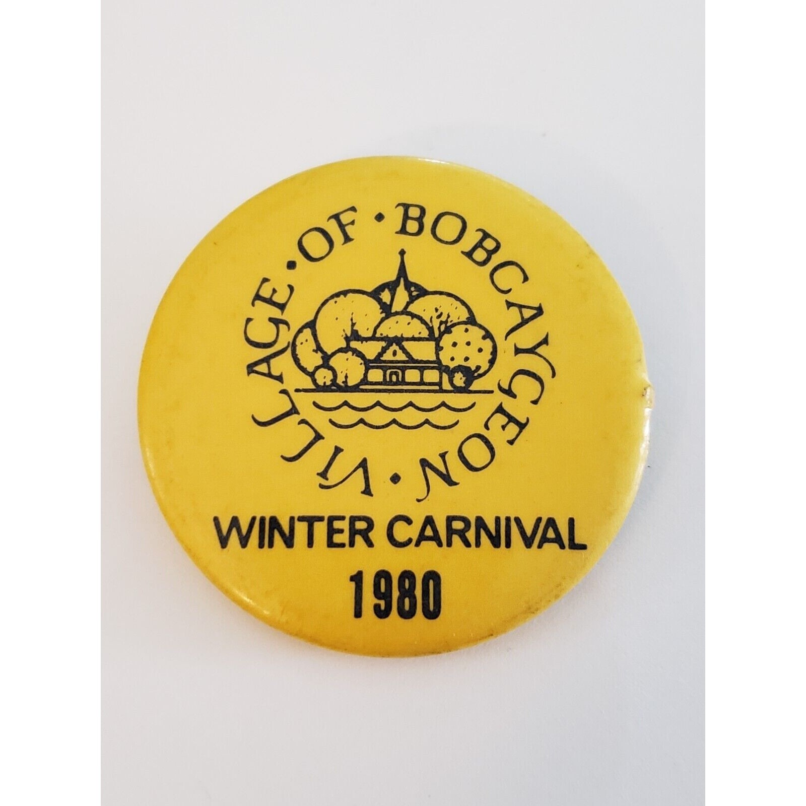 1980 Winter Carnival Village of Bobcaygeon Ontario Pinback Pin Button Vintage