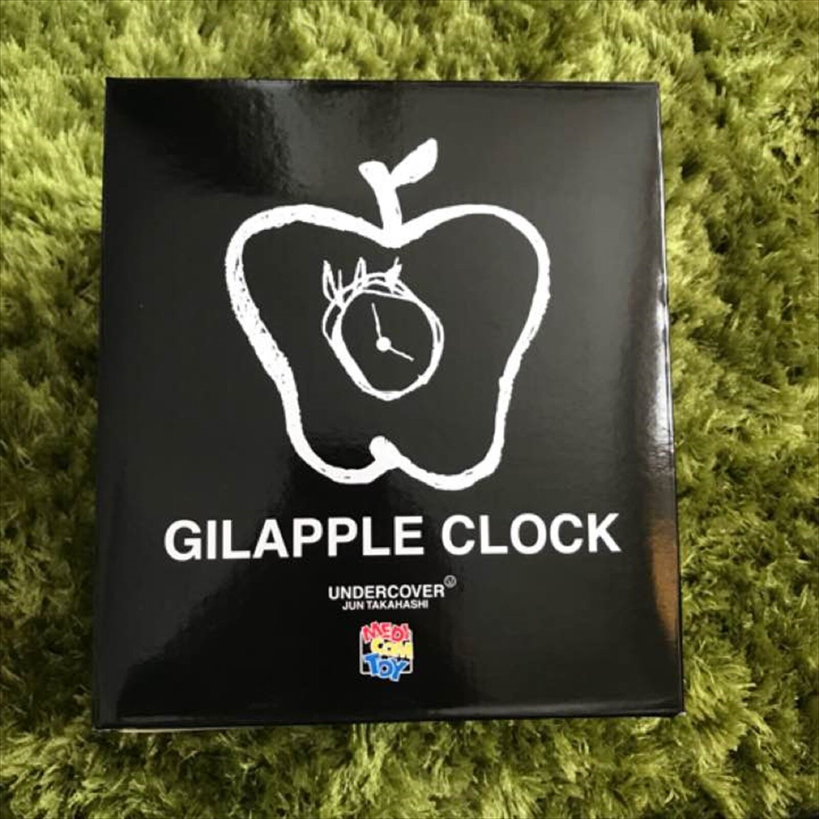 UNDERCOVER × MEDICOM TOY GILAPPLE CLOCK Black Apple Watch UNDERCOVER × MEDICOM TOY GILAPPLE CLOCK Black Apple Watch