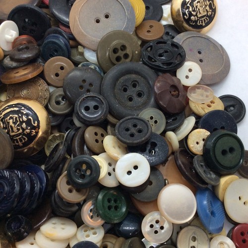 Vintage Button Lot Of 500 Mixed Materials Plastics MOP Metal Vegetable Ivory