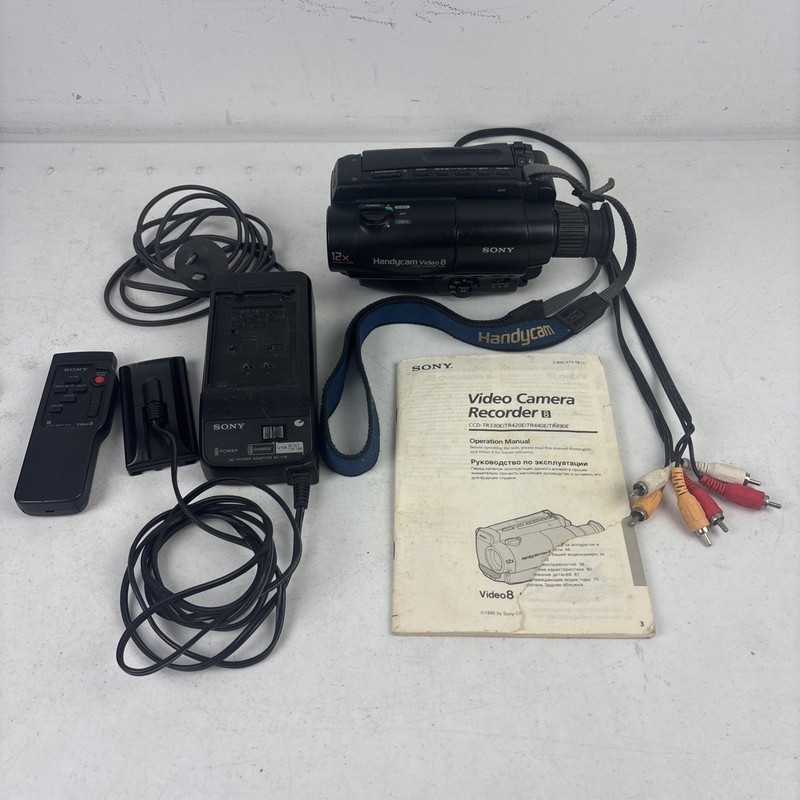 Sony Ccd-Tr420e Pal Video 8 Handycam Video Camera Camcorder W/ Ac Adapter