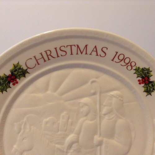 Belleek 1998 Christmas Plate Joseph & Mary to Bethlehem