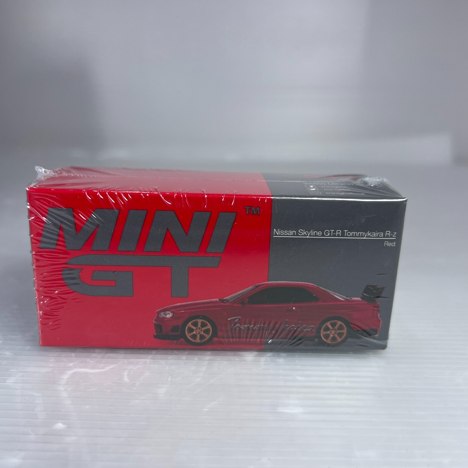 1/64 Mini GT Nissan Skyline GTR R34 Tommykaira R Red RHD