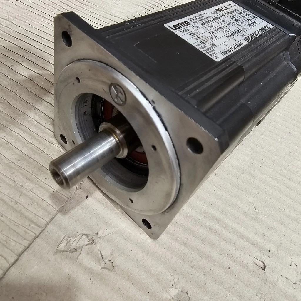 Lenze MCS 09F38-RS0B0-A14N-ST5S00N-R6SU Servo Motor 15029222 — 3
