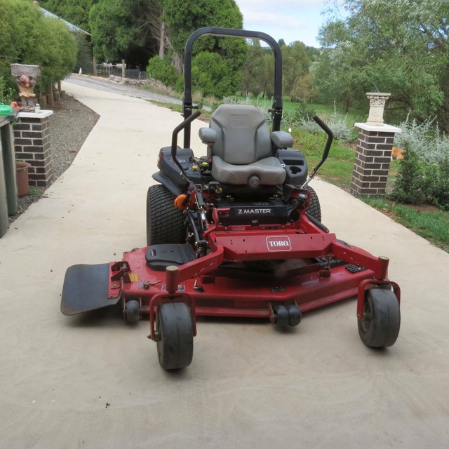 TORO 72 inch ZERO TURN MOWER PROFESSIONAL 6000 SERIES Lawn Mowers